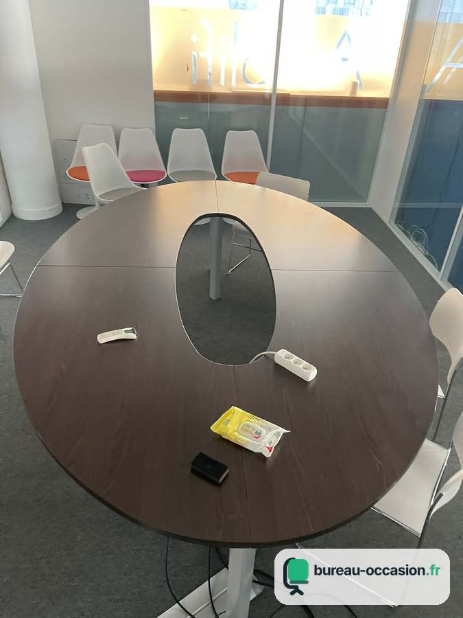 Table ovale d'occasion wengé à ouverture centrale : 8 places