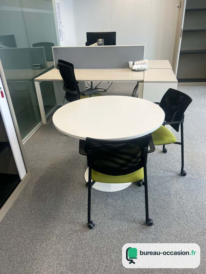 Table ronde d'occasion au plateau blanc : 4 places, petit prix