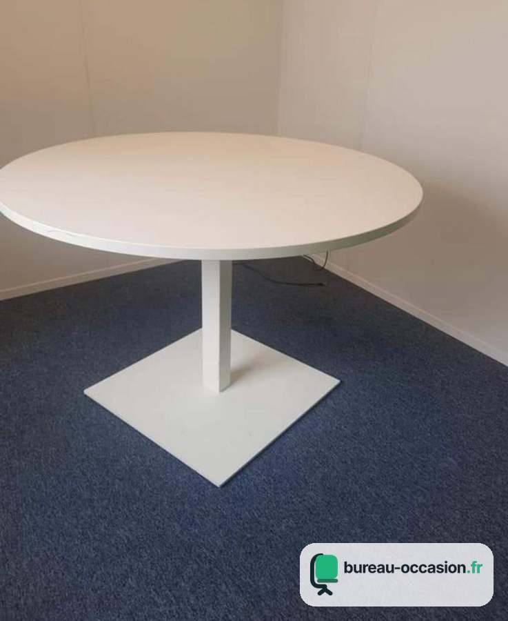 Table ronde d'occasion blanche : pied central et embase carrée