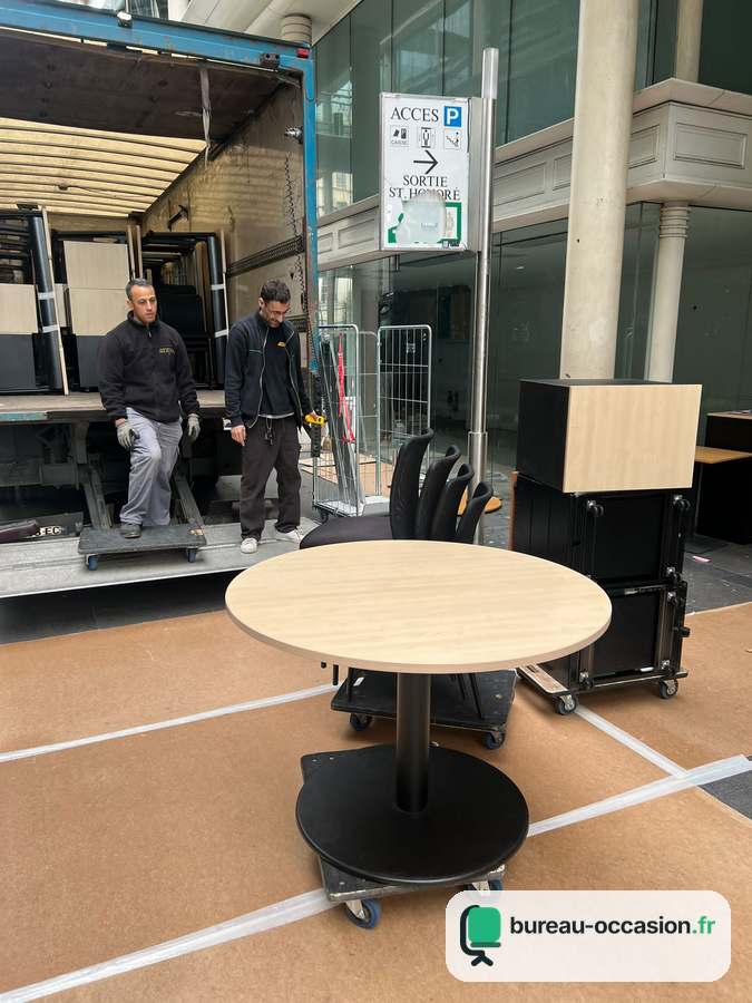 Table ronde d'occasion érable sur pied noir : 4 places