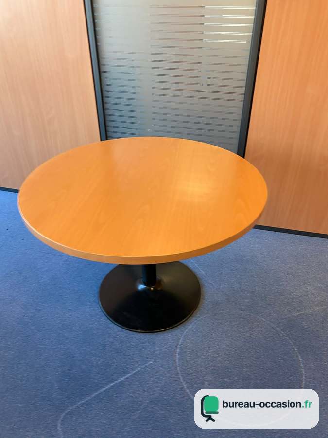 Table ronde d'occasion hêtre verni, pied tulipe noir : 4 places