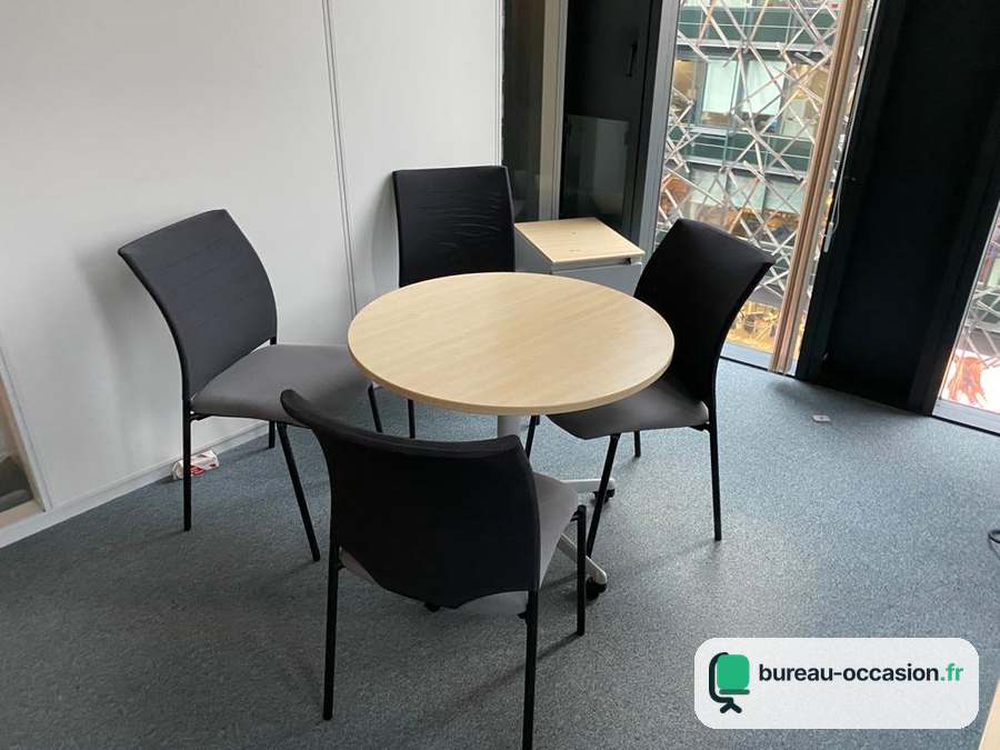 Table ronde d'occasion : plateau érable et pied central métal