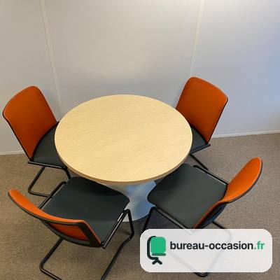 Table ronde d'occasion plateau érable : pied central blanc, 4 places