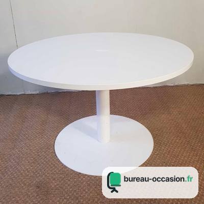 Table ronde d'occasion tout blanc : pied tulipe assorti, 4 places