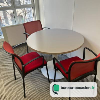 Table ronde d'occasion toute blanche : pied central, 4 places