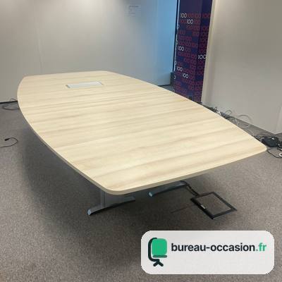 Table tonneau d'occasion chêne clair : 10 places, piètement en T