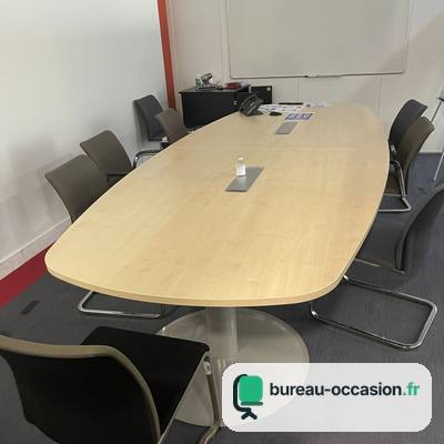 Table tonneau d'occasion érable sur pieds tulipe : 8 places, trappes