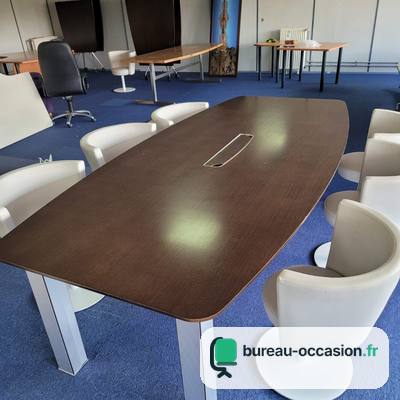 Table tonneau d'occasion wengé pour 8 : pieds alu et trappe centrale